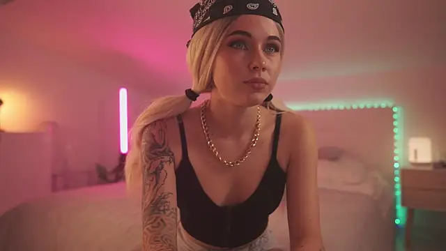 Sarah Pink online show from January 26, 5:23 pm