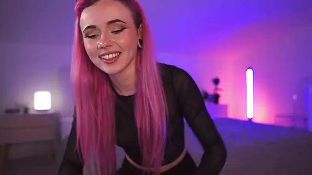 Sarah Pink online show from March 16, 5:28 pm