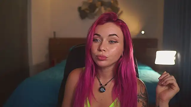 Sarah Pink online show from March 5, 12:23 pm