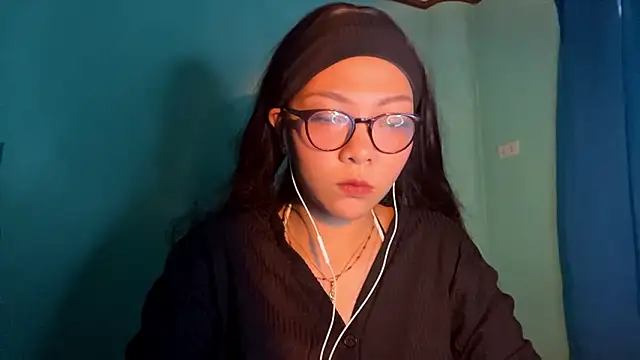 Snapshot of TerisaYellow chatting on February 15, 8:57 am TerisaYellow online show from February 15, 8:57 am