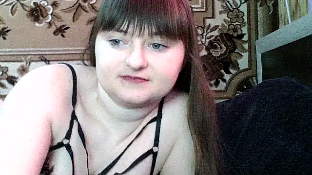 Snapshot of LuckyLust15 chatting on February 5, 10:31 am LuckyLust15 online show from February 5, 10:31 am