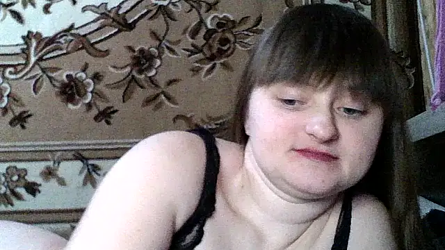 Snapshot of LuckyLust15 chatting on February 15, 6:04 pm LuckyLust15 online show from February 15, 6:04 pm