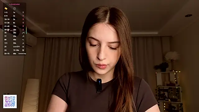 LeanneDinkle online show from April 12, 4:06 am