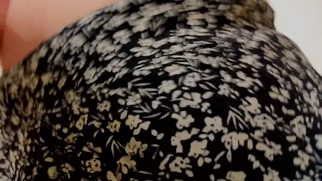 Snapshot of flowernnet chatting on February 16, 6:04 pm flowernnet online show from February 16, 6:04 pm