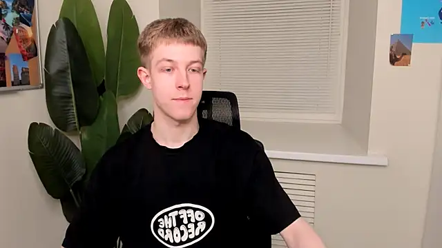 Snapshot of Dylan_Norton chatting on April 22, 3:02 pm Dylan Norton online show from April 22, 3:02 pm