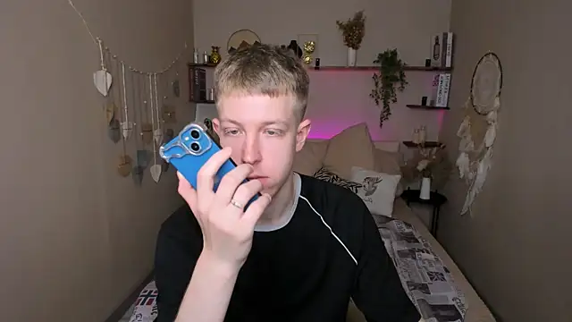 Snapshot of Dylan_Norton chatting on June 22, 10:45 am Dylan Norton online show from June 22, 10:45 am