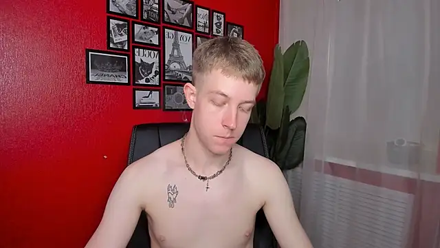 Snapshot of Dylan_Norton chatting on June 30, 10:27 am Dylan Norton online show from June 30, 10:27 am
