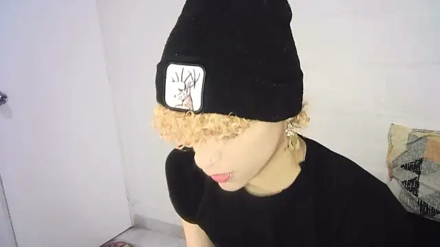 lucke collins22 online show from March 2, 8:10 am