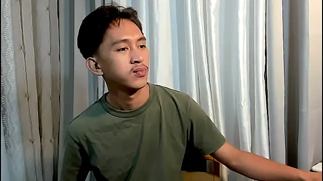  andrie69  online show from April 17, 2:36 am