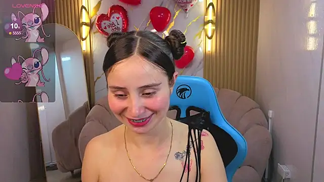 Snapshot of Ariana18_b chatting on February 26, 12:48 pm Ariana18 b online show from February 26, 12:48 pm