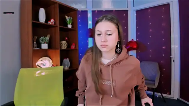 arianaa cat online show from February 11, 5:56 am