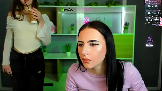 arianaa cat online show from April 10, 6:45 pm