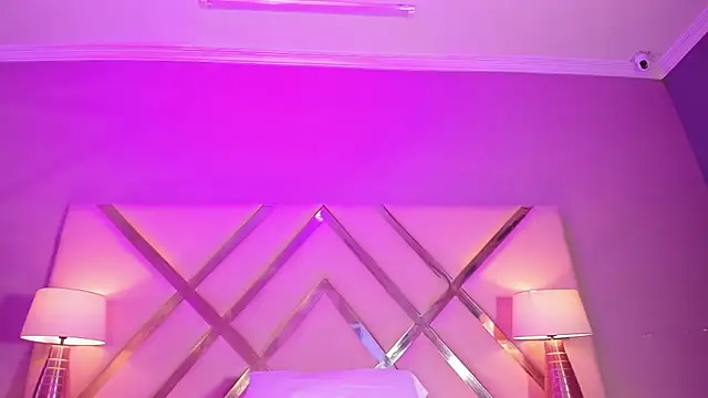 Snapshot of KiaraEverly chatting on February 4, 2:12 pm KiaraEverly online show from February 4, 2:12 pm