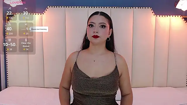 Snapshot of KiaraEverly chatting on February 18, 12:01 pm KiaraEverly online show from February 18, 12:01 pm