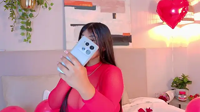 Snapshot of VioletBloomm chatting on February 14, 11:51 am VioletBloomm online show from February 14, 11:51 am