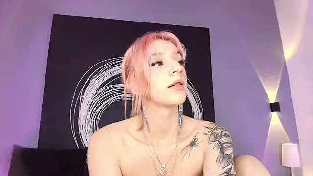 Snapshot of AlannaViera chatting on April 28, 3:00 am AlannaViera online show from April 28, 3:00 am