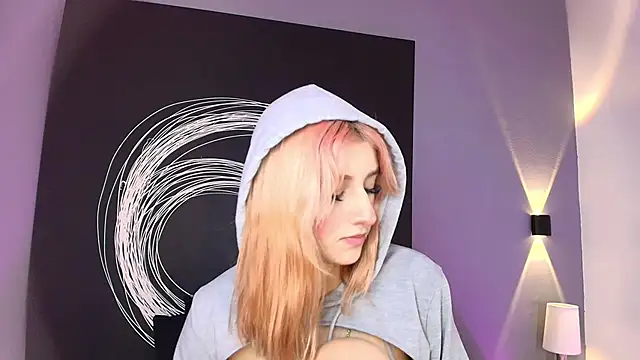 Snapshot of AlannaViera chatting on May 11, 2:45 pm AlannaViera online show from May 11, 2:45 pm