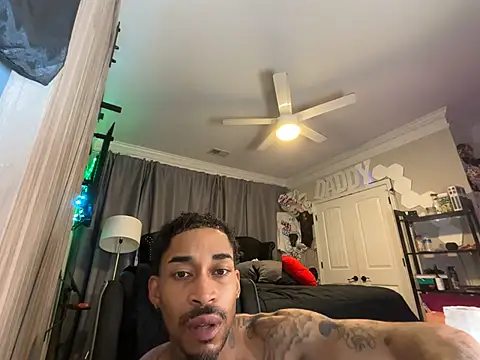Snapshot of StillArQuez chatting on July 22, 4:04 am StillArQuez online show from July 22, 4:04 am