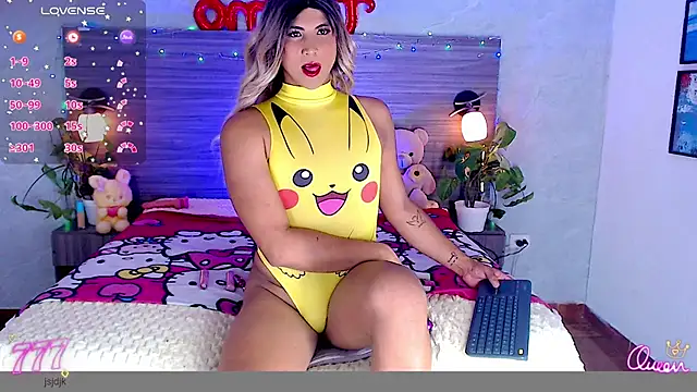 Snapshot of Sophia_Valentina chatting on May 16, 4:20 am Sophia Valentina online show from May 16, 4:20 am