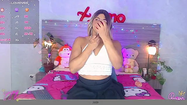 Snapshot of Sophia_Valentina chatting on May 26, 4:41 am Sophia Valentina online show from May 26, 4:41 am