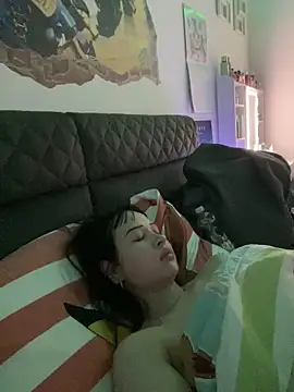 Just-Lilly online show from April 4, 2:03 pm