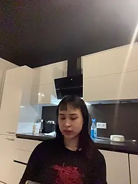 Just-Lilly online show from April 13, 3:06 pm