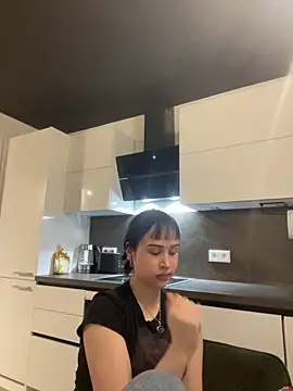 Just-Lilly online show from April 17, 8:12 pm