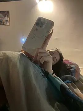 Snapshot of Just-Lilly chatting on May 5, 2:19 am Just-Lilly online show from May 5, 2:19 am