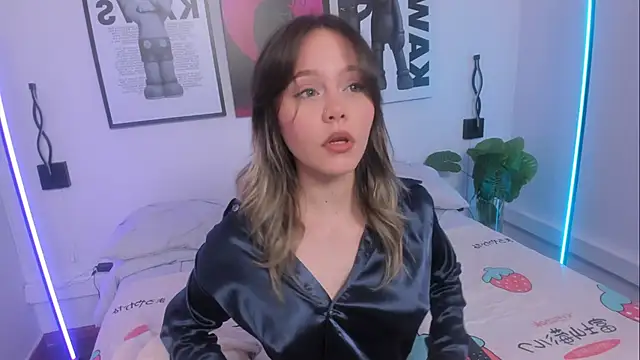 Snapshot of Hey_lucy__ chatting on February 8, 3:26 pm Hey lucy online show from February 8, 3:26 pm