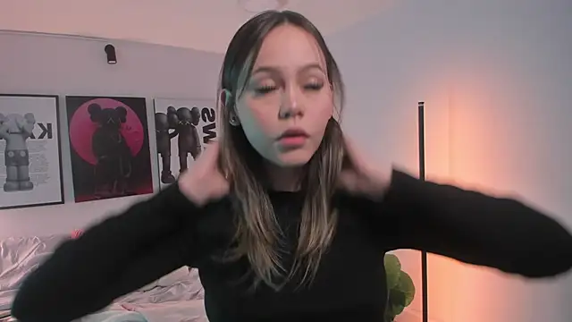 Snapshot of Hey_lucy__ chatting on March 2, 11:39 am Hey lucy online show from March 2, 11:39 am