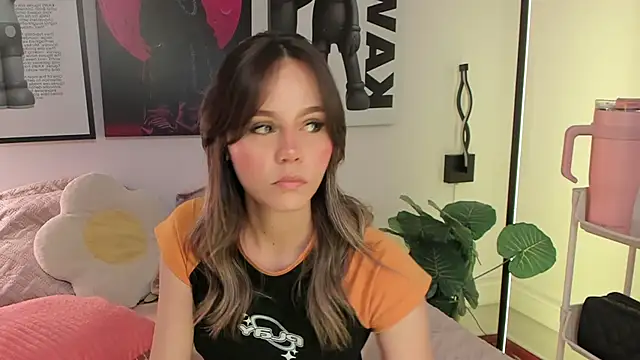 Hey lucy   online show from March 11, 11:27 am