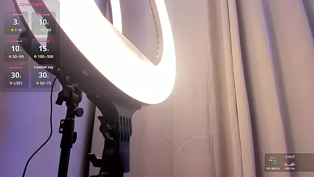 Snapshot of Lucia_velez chatting on February 18, 2:18 am Lucia velez online show from February 18, 2:18 am