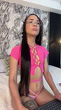 Mialarouse online show from February 8, 8:01 pm