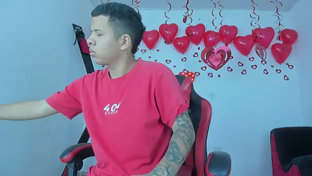 Steven and Camilo18 online show from February 12, 11:38 am