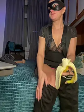 Snapshot of IRISKOSU chatting on February 4, 9:53 pm IRISKOSU online show from February 4, 9:53 pm