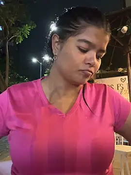Snapshot of moonhelen chatting on May 22, 1:57 am moonhelen online show from May 22, 1:57 am