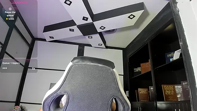 Snapshot of CarolineFyre chatting on March 1, 6:10 pm CarolineFyre online show from March 1, 6:10 pm