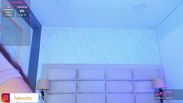 Snapshot of CarolineFyre chatting on April 29, 1:15 pm CarolineFyre online show from April 29, 1:15 pm