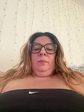 JasmineGlow7 online show from April 21, 1:50 pm