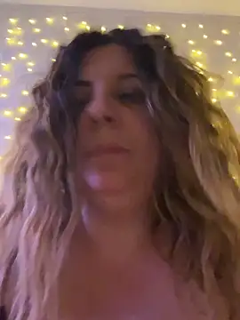 Snapshot of JasmineGlow7 chatting on May 11, 9:12 pm JasmineGlow7 online show from May 11, 9:12 pm