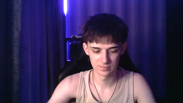 Snapshot of Sweet_Dude chatting on February 21, 9:49 pm Sweet Dude online show from February 21, 9:49 pm