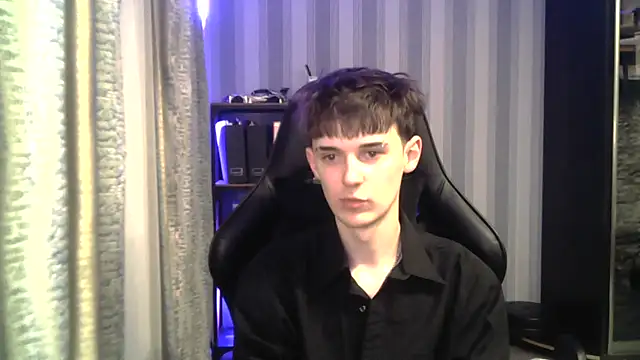 Snapshot of Sweet_Dude chatting on February 26, 8:52 pm Sweet Dude online show from February 26, 8:52 pm