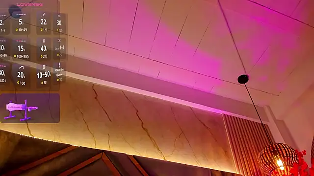 Snapshot of EmmaLovve chatting on February 15, 7:51 am EmmaLovve online show from February 15, 7:51 am