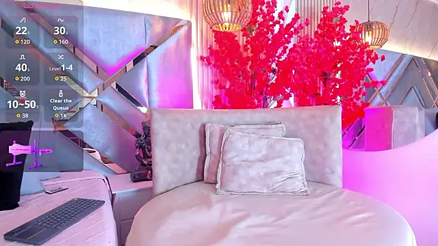 Snapshot of EmmaLovve chatting on February 20, 2:52 am EmmaLovve online show from February 20, 2:52 am