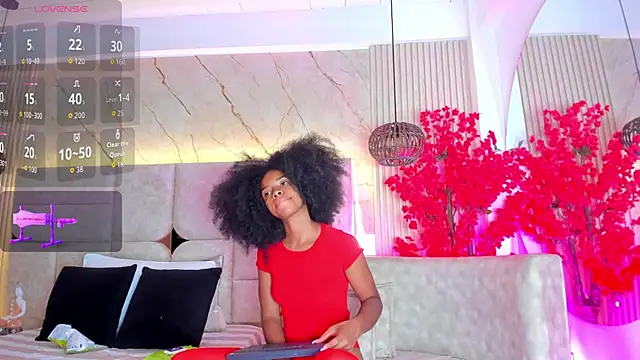 Snapshot of EmmaLovve chatting on March 2, 2:36 am EmmaLovve online show from March 2, 2:36 am