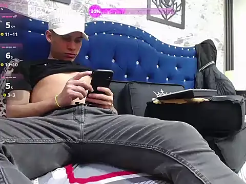 Snapshot of fuck_boy17 chatting on February 20, 4:31 am fuck boy17 online show from February 20, 4:31 am