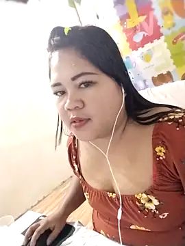 Snapshot of biggbooty15 chatting on February 4, 10:32 am biggbooty15 online show from February 4, 10:32 am