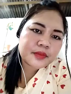 Snapshot of biggbooty15 chatting on February 9, 11:36 am biggbooty15 online show from February 9, 11:36 am