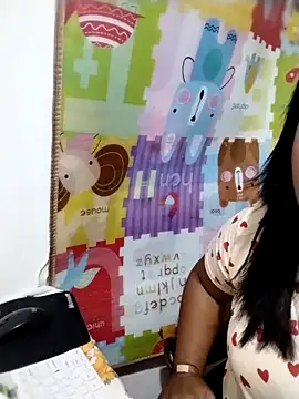 Snapshot of biggbooty15 chatting on February 18, 5:47 am biggbooty15 online show from February 18, 5:47 am