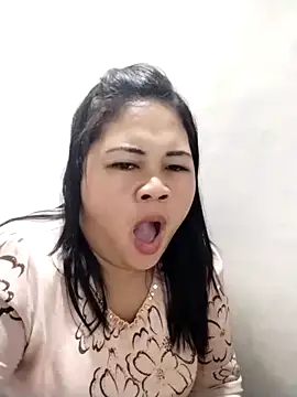 Snapshot of biggbooty15 chatting on February 21, 12:11 am biggbooty15 online show from February 21, 12:11 am